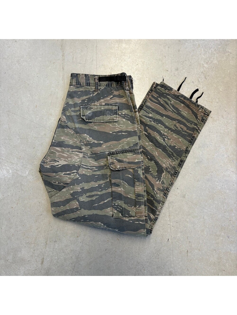 Vintage 90s Realtree Camo Baggy Cargo Pants Size 34